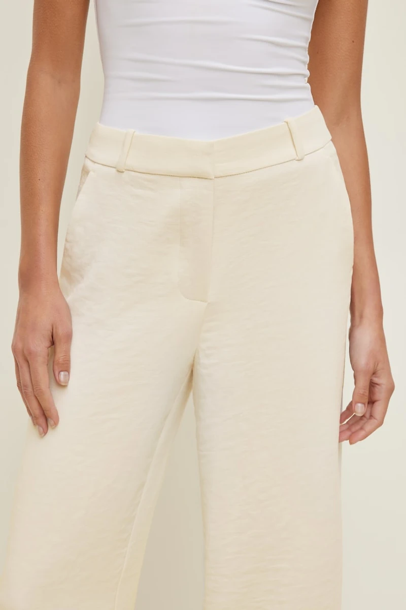 Airflow High Rise Wide Leg Pants