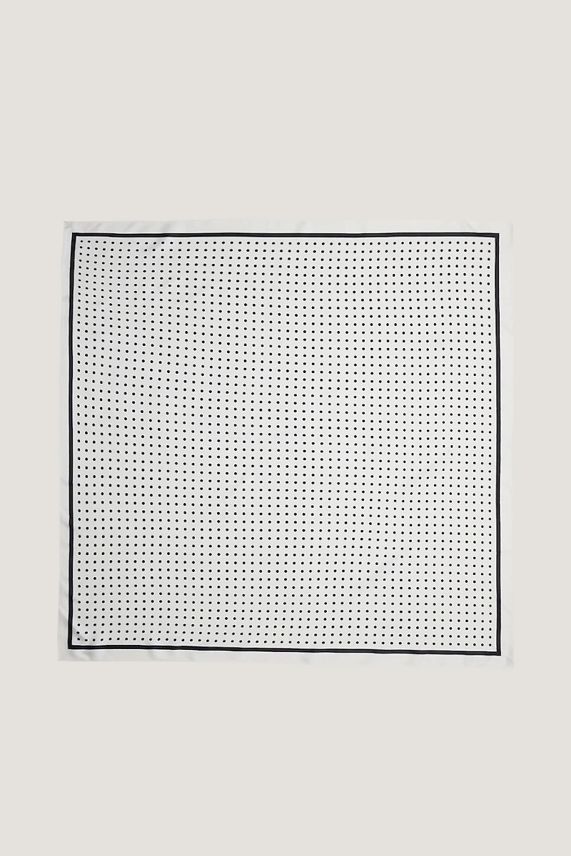 Écharpe carrée surdimensionnée à pois