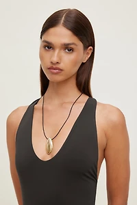 Collier à pendentif irrégulier
