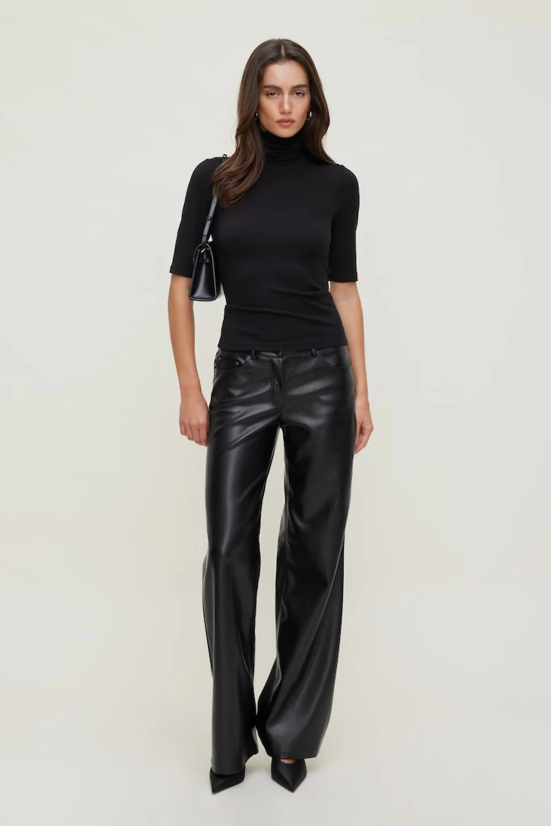 3/4 Sleeve Turtleneck Top