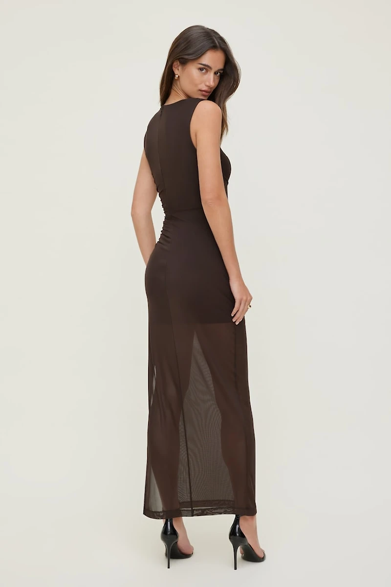 Robe maxi en maille diaphane froncée