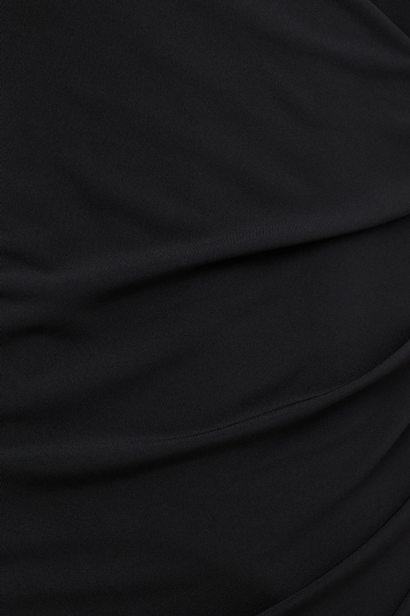 Robe maxi sculptante à collier intégré