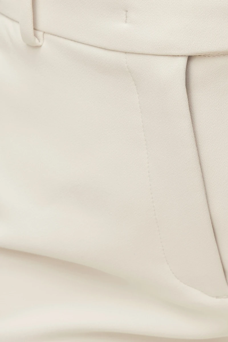 Pantalon ajusté à jambe droite taille haute