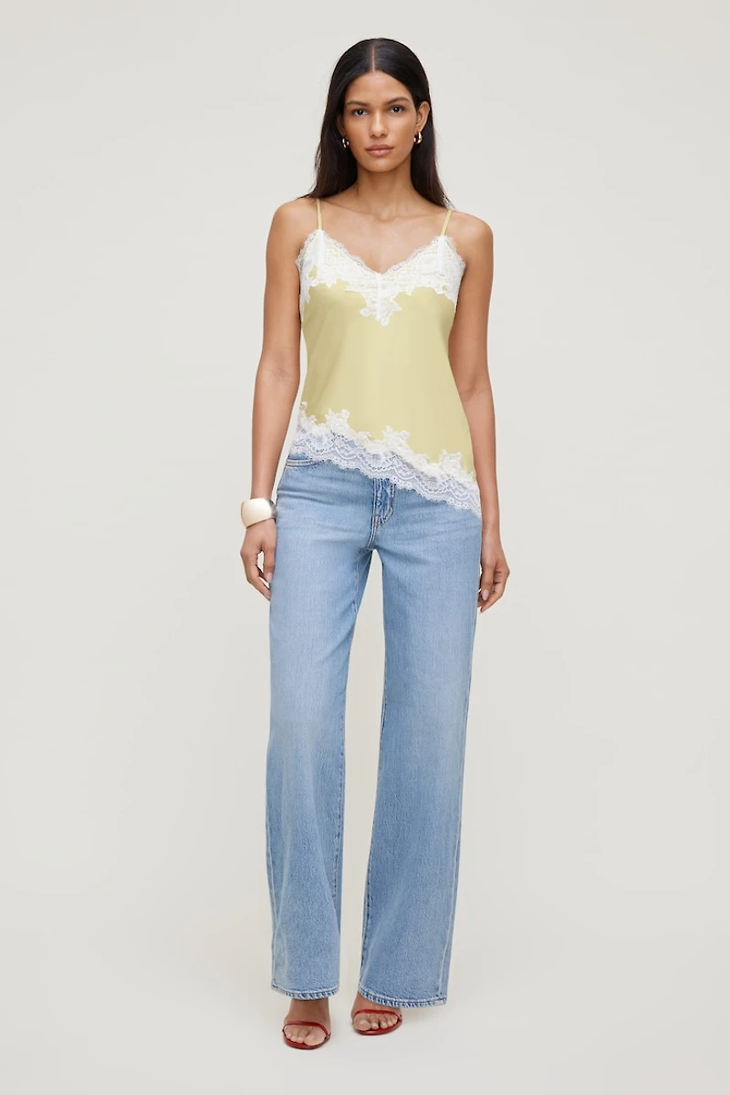 Camisole asymétrique en satin à bordure de dentelle Cassie