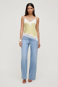 Camisole asymétrique en satin à bordure de dentelle Cassie