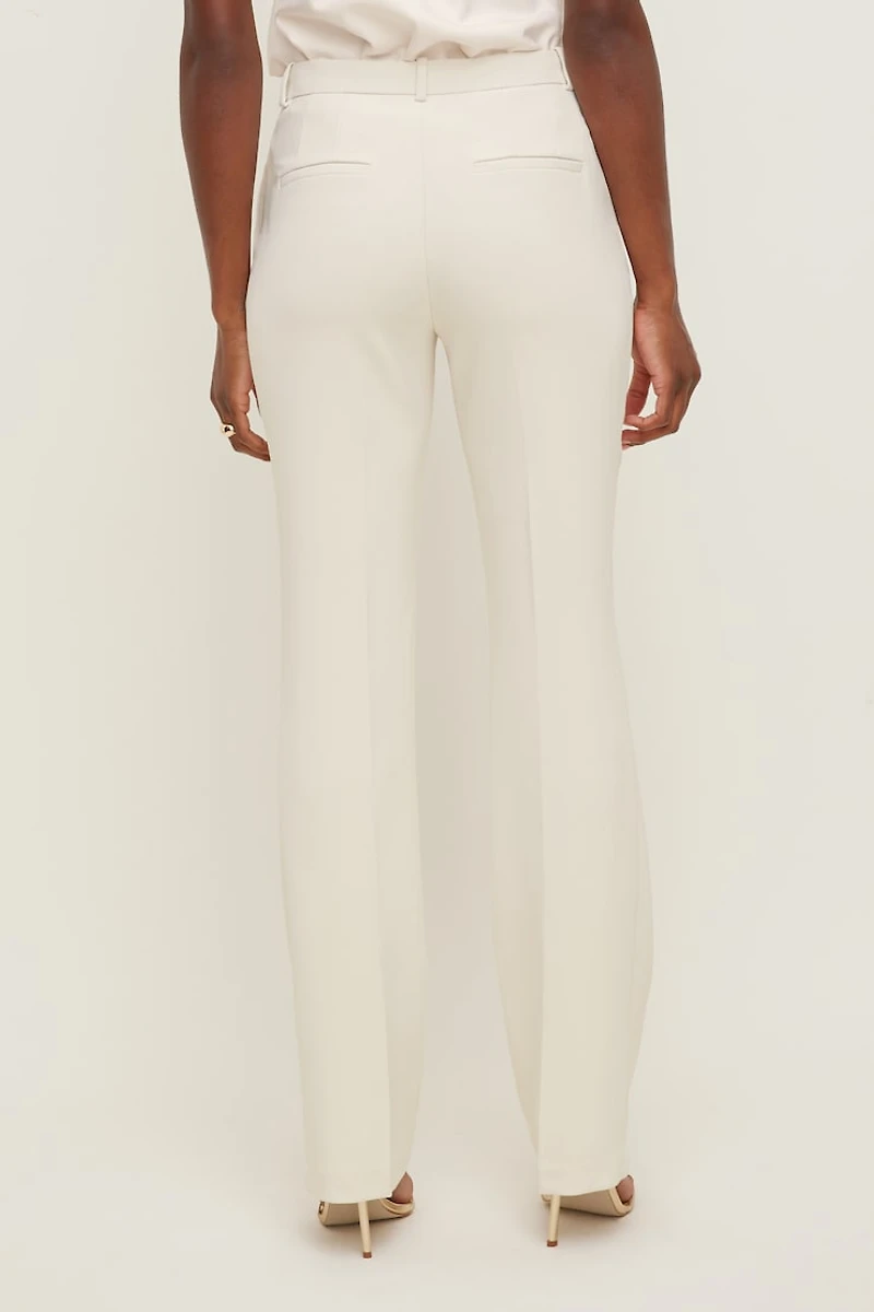 Pantalon ajusté à jambe droite taille haute