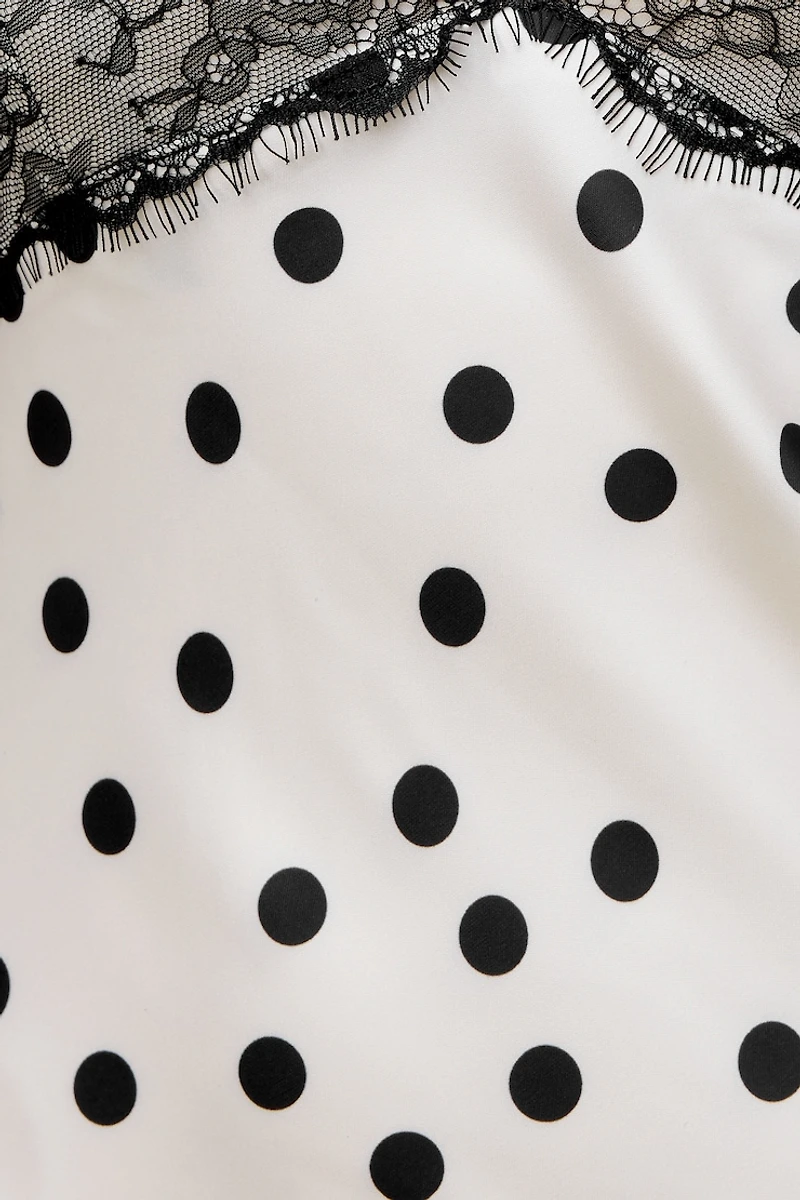 Robe midi en satin avec bordure de dentelle