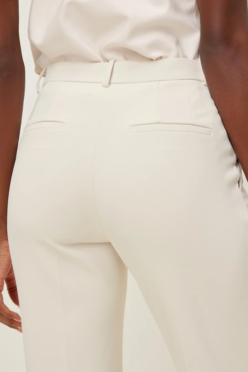 Pantalon ajusté à jambe droite taille haute