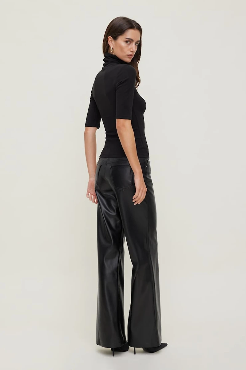 3/4 Sleeve Turtleneck Top