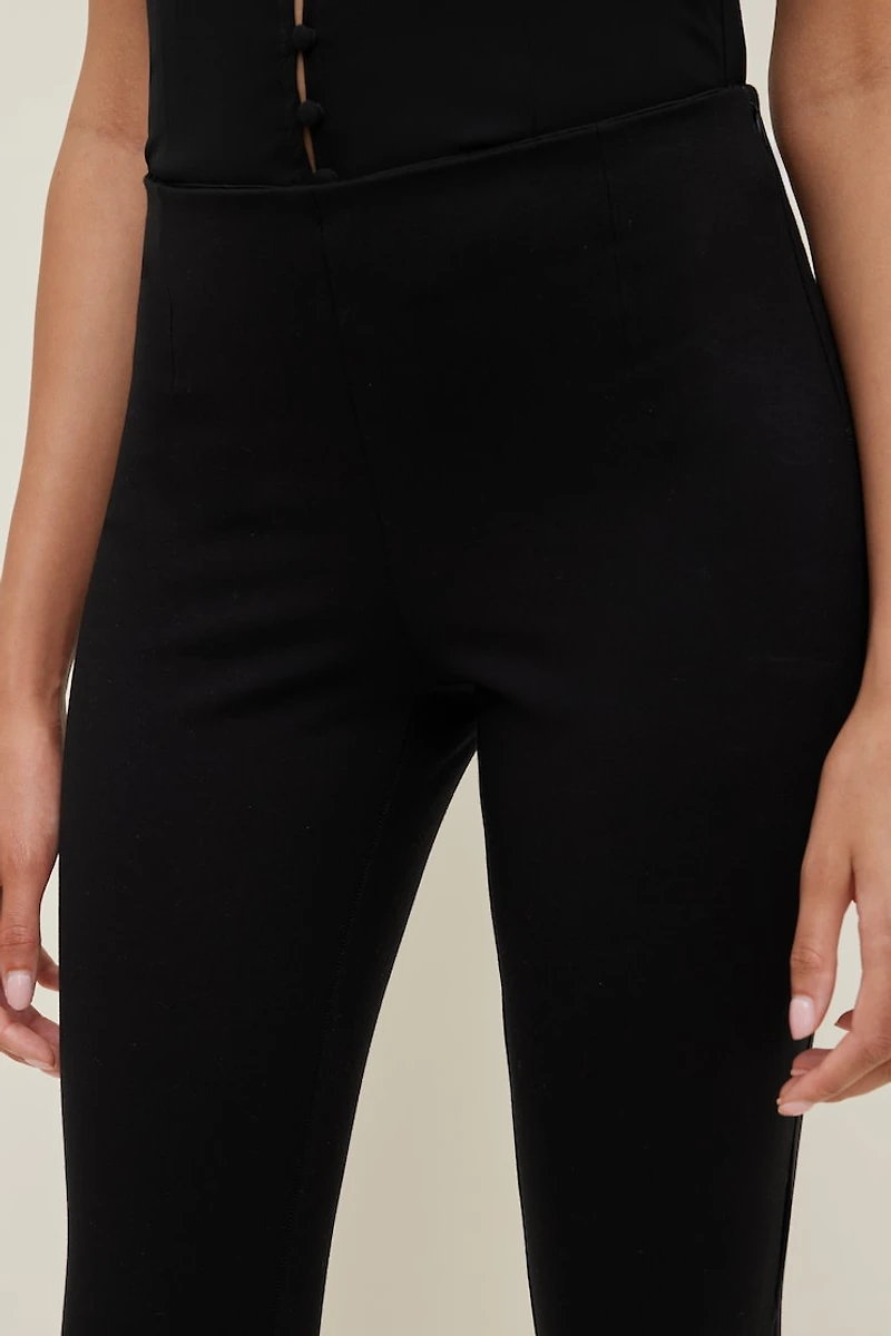 Liv Capri Pants