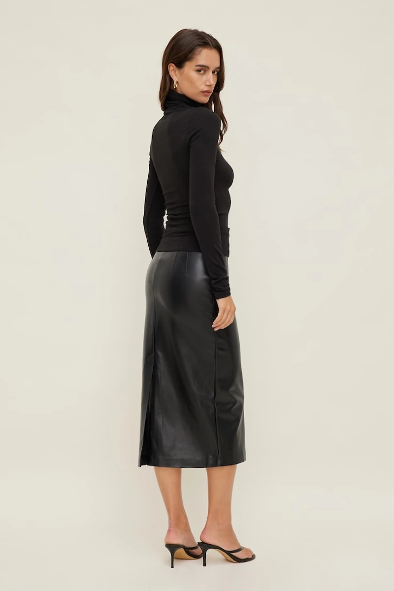 Fitted Turtleneck Top