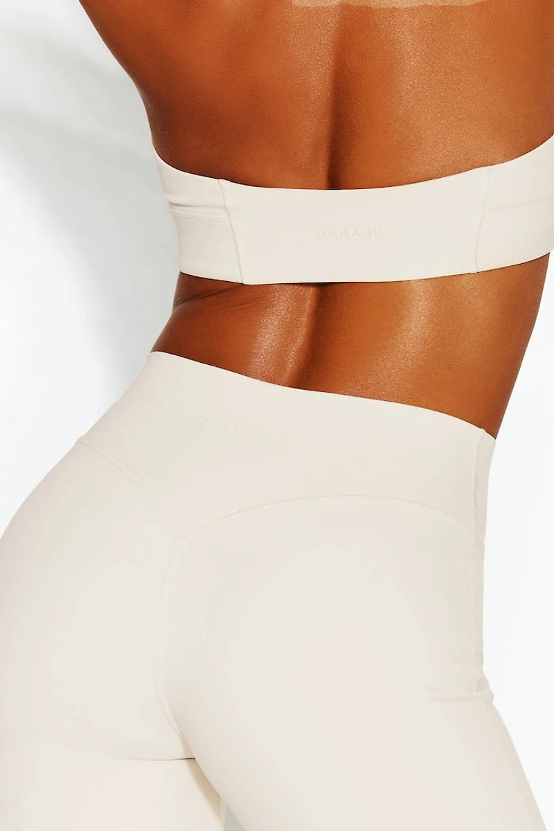 Soutien-gorge sport à col licou plongeant