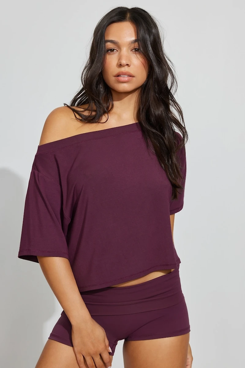 T-shirt à col bateau large et bande