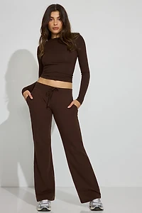 Smooth Long Sleeve Crewneck Top