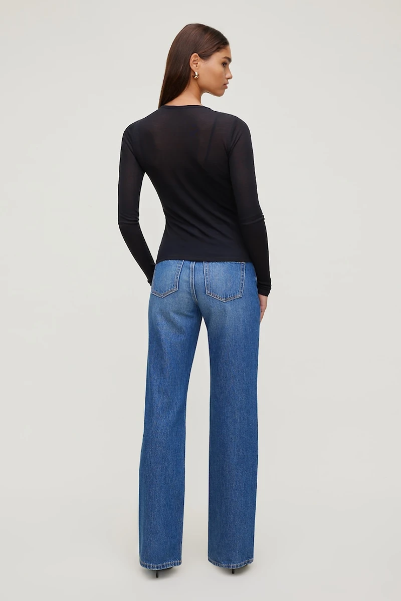 Camisole superposée d'un haut à manches longues diaphane