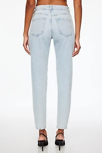 Jean « mom » Claudia à taille ultra-haute