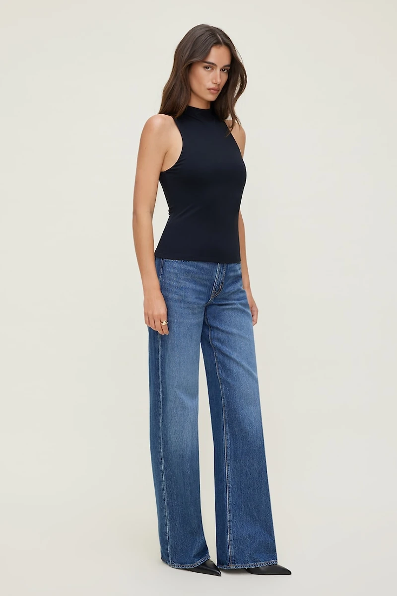 Camisole sculptante à col montant