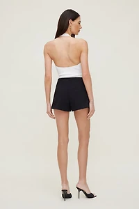 Minishort à pinces et taille ultrahaute
