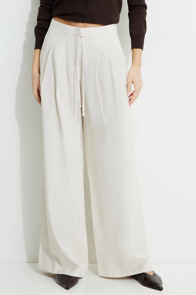 Pantalon à cordon et jambe large