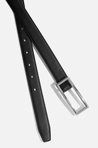 Ceinture mince en faux cuir à boucle carrée