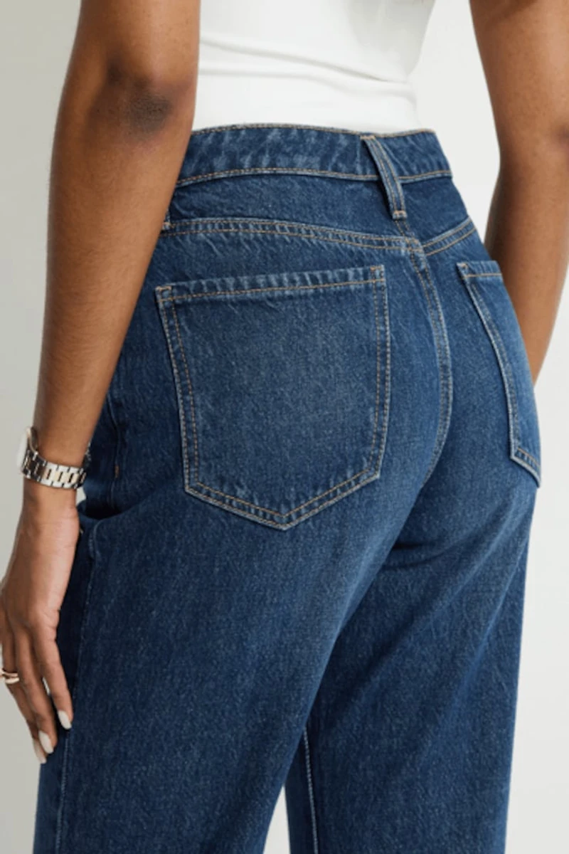 Jean à taille haute et jambe droite Cara