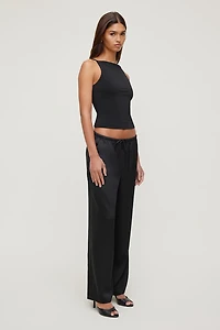 Sculpt Strappy Boat Neck Tank Top