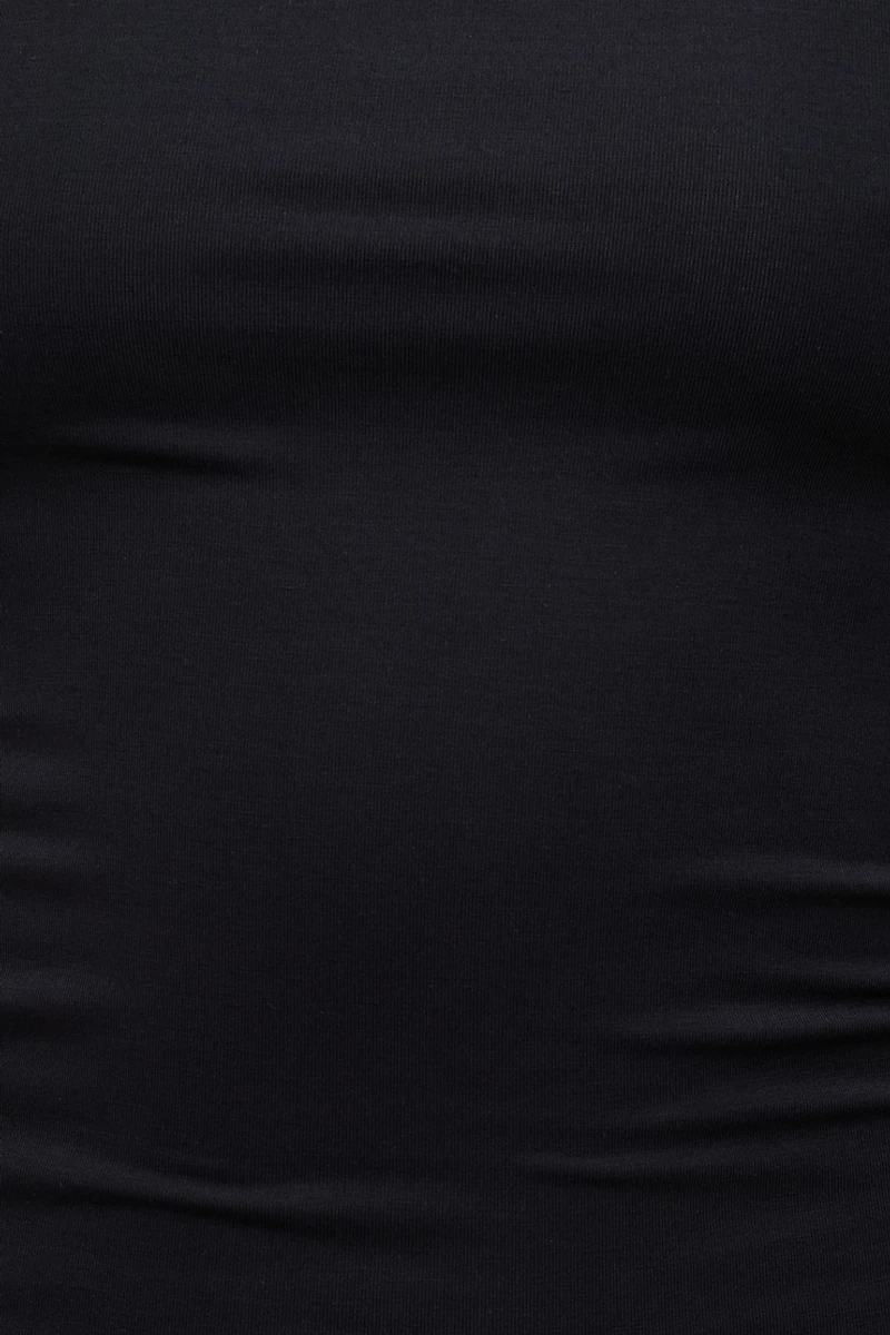 Haut à manches longues et épaules dégagées