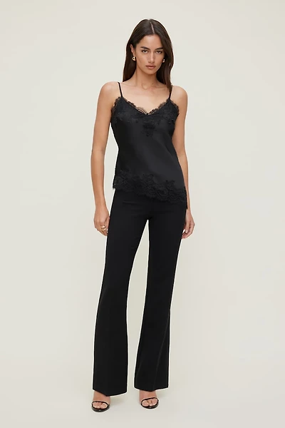 Camisole asymétrique en satin à bordure de dentelle Cassie