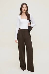 Justaucorps sculptant à col carré