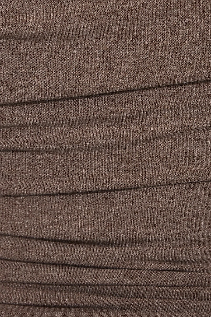 Haut sexy douillet asymétrique à manches longues