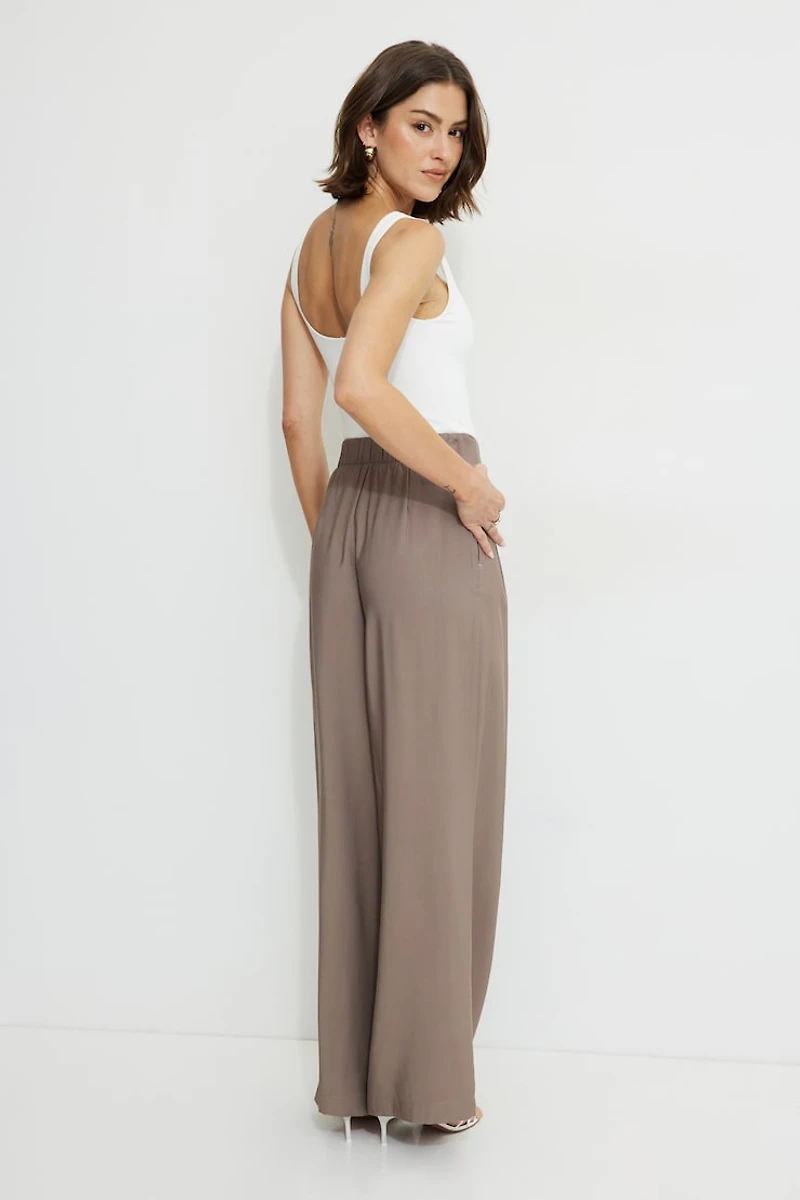 Pantalon plissé à jambe large