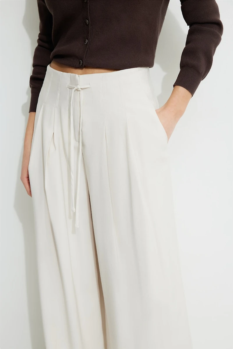 Pantalon à cordon et jambe large