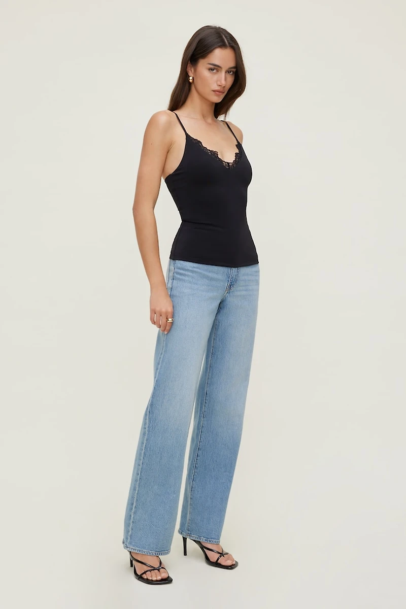 Camisole sculptante à bordure en dentelle