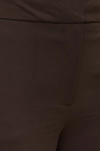 Pantalon fluide à jambe droite Yasmin