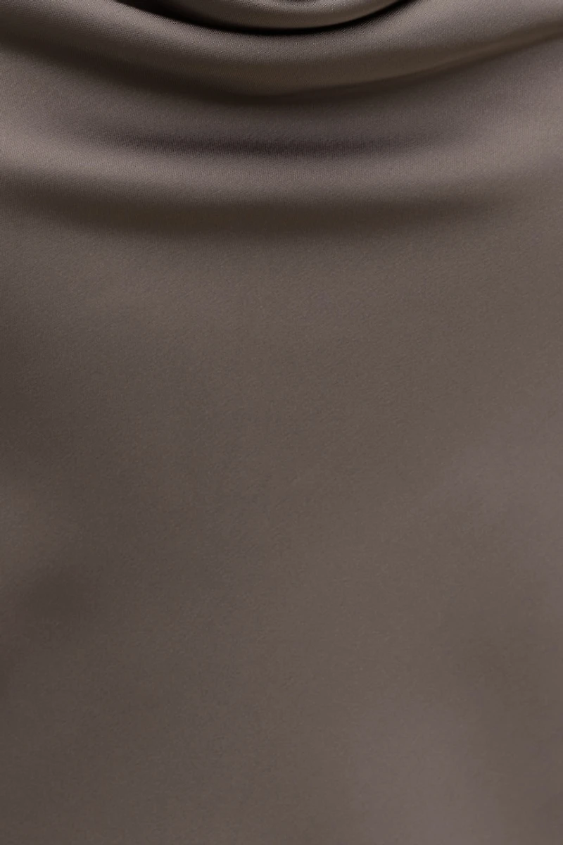 Blouse en satin à col licou châle Camila