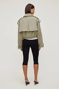 Trench bouffant court