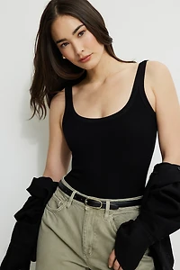 Ceinture très mince en faux cuir à boucle ovale