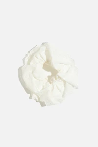 Élastique chouchou à volants et œillets