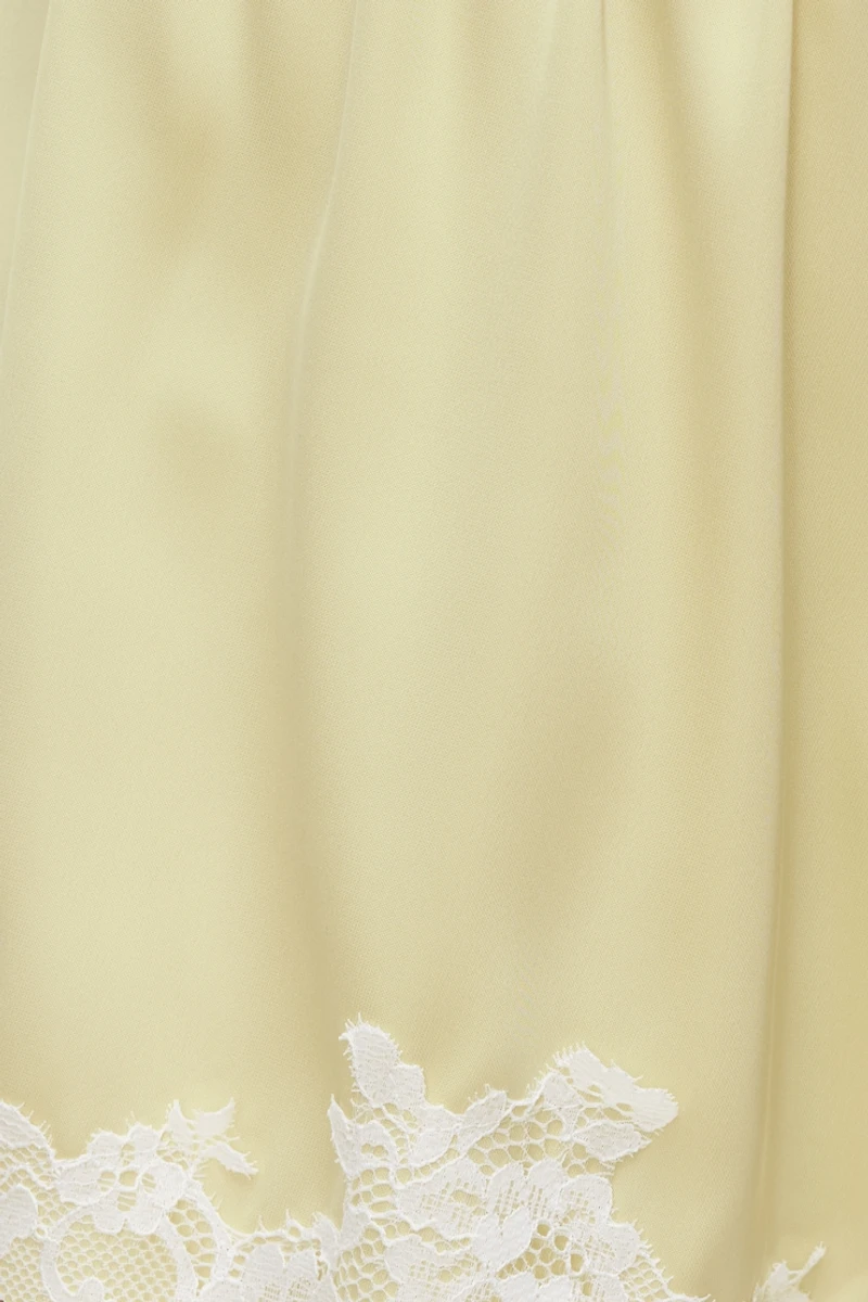 Short en satin et dentelle