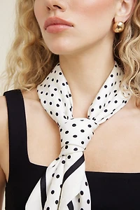 Écharpe carrée surdimensionnée à pois