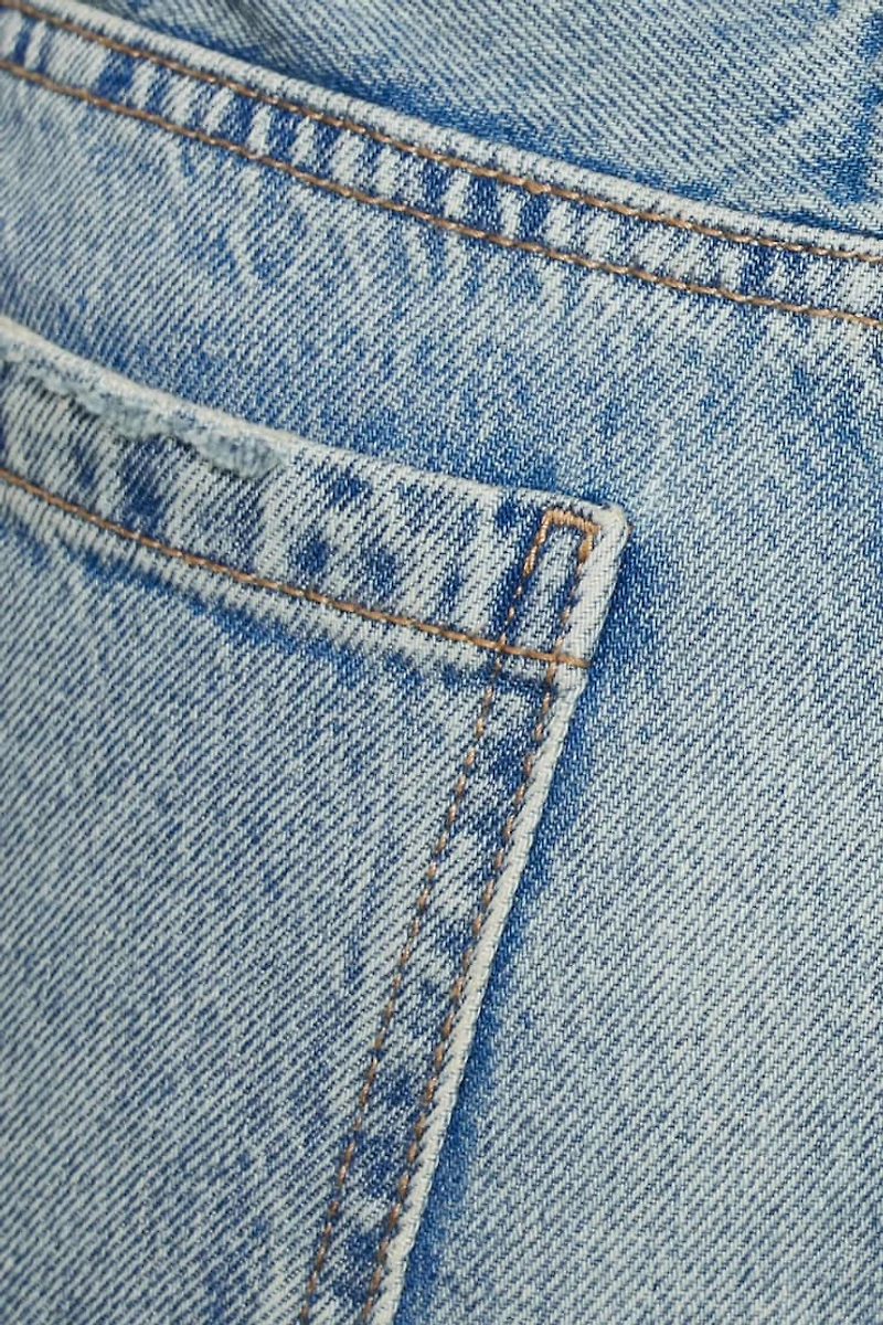 Short en denim à revers et taille basse