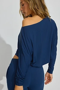 Haut écourté lisse surdimensionné à manches longues