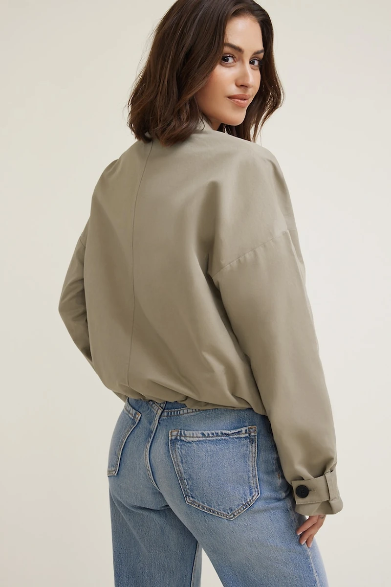 Trench court asymétrique