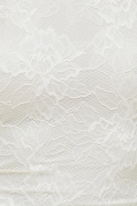 Haut en dentelle à col licou