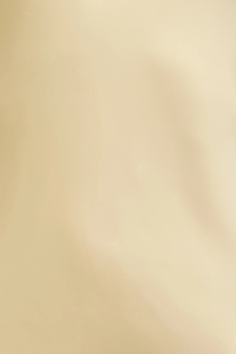 Robe maxi en satin à dos torsadé