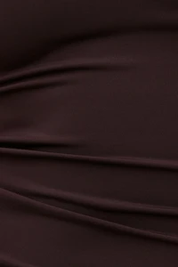 Camisole sculptante à bordure en dentelle