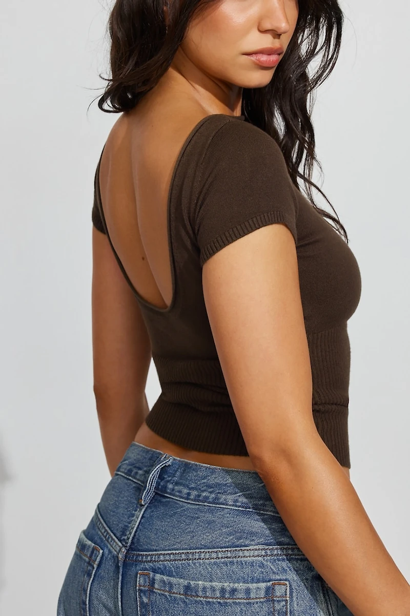 Haut à manches courtes col bateau