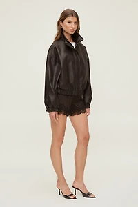 Short en satin et dentelle