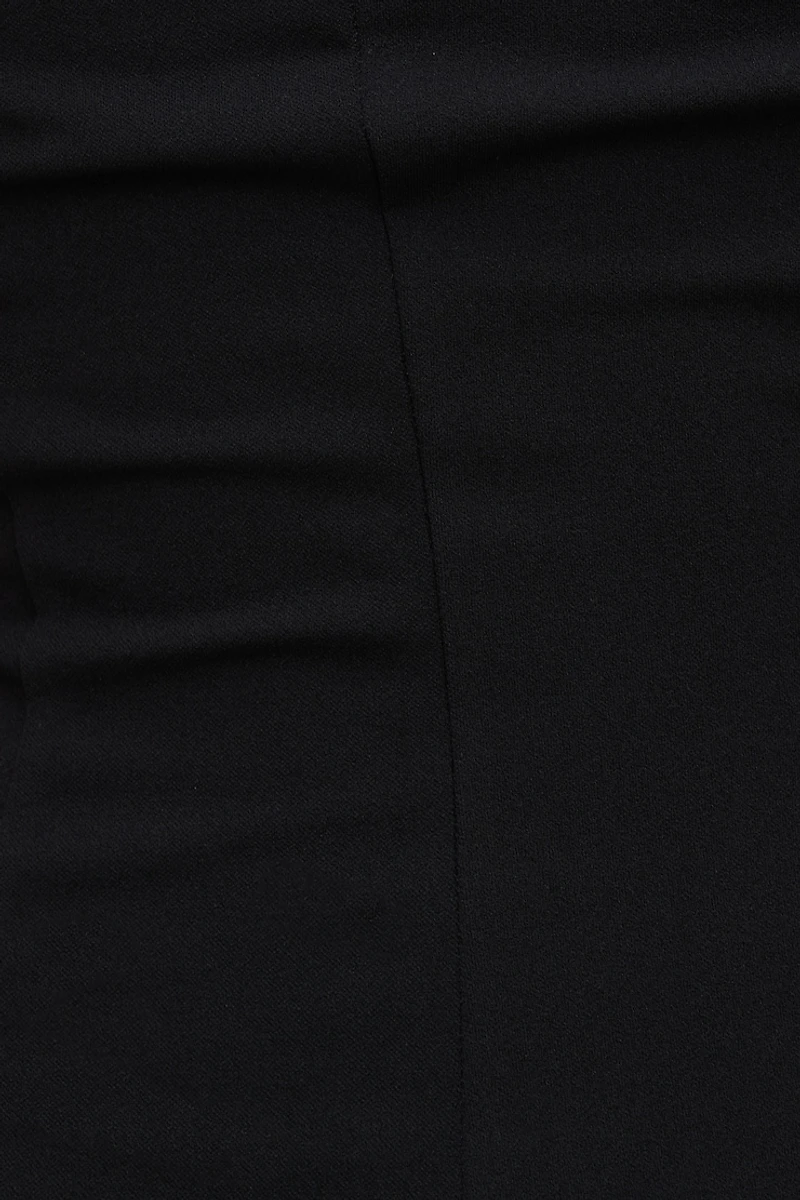 Robe maxi à épaule dénudée avec boucle