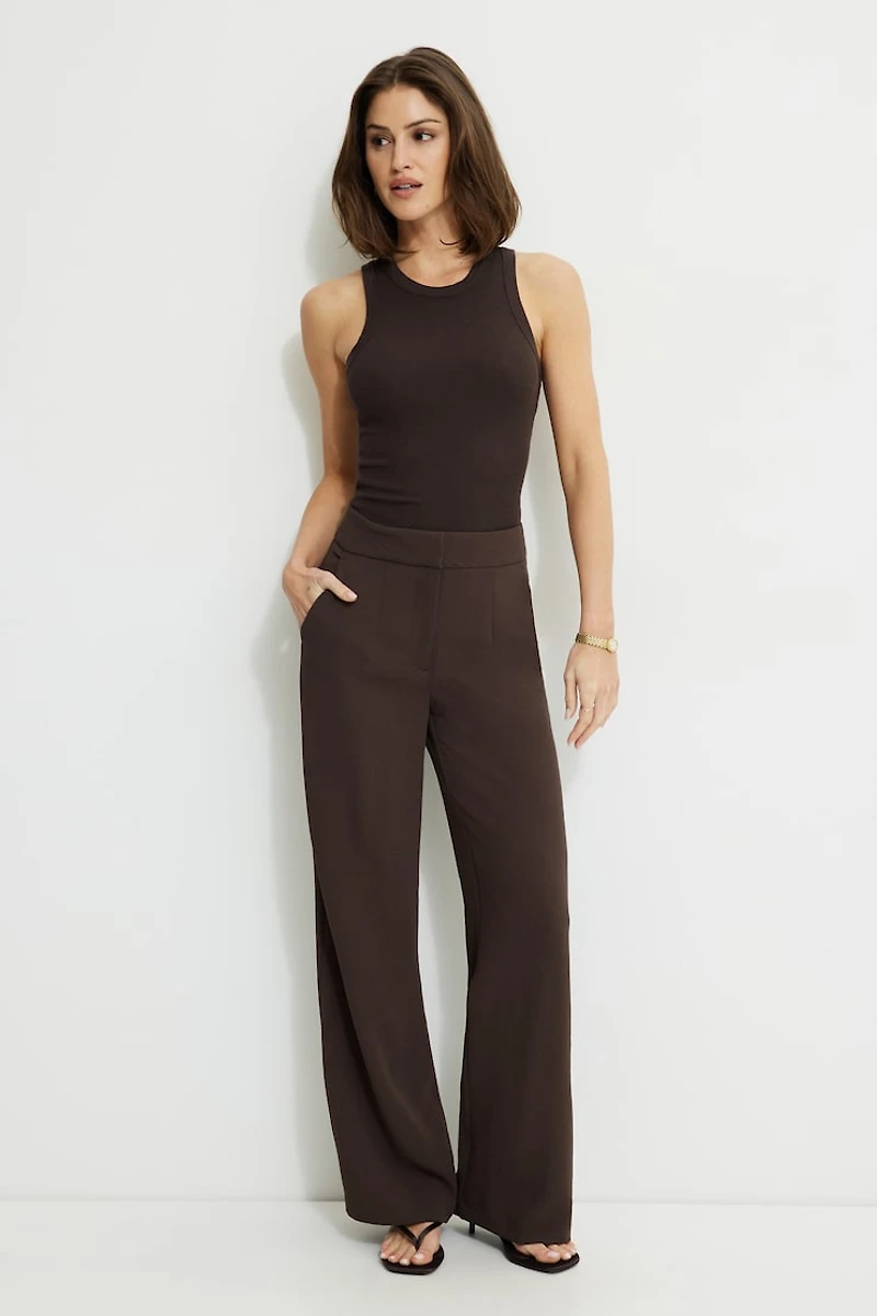 Pantalon fluide à jambe droite Yasmin